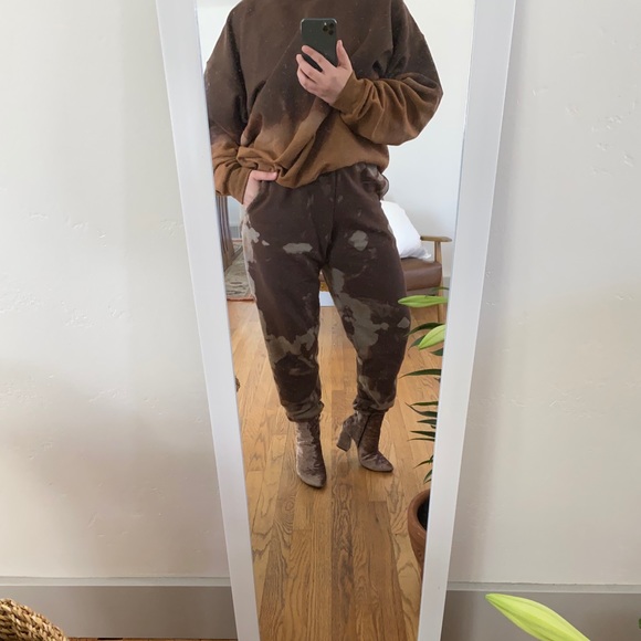 Handmade Tie-Dyed Sweatpants - Picture 4 of 5